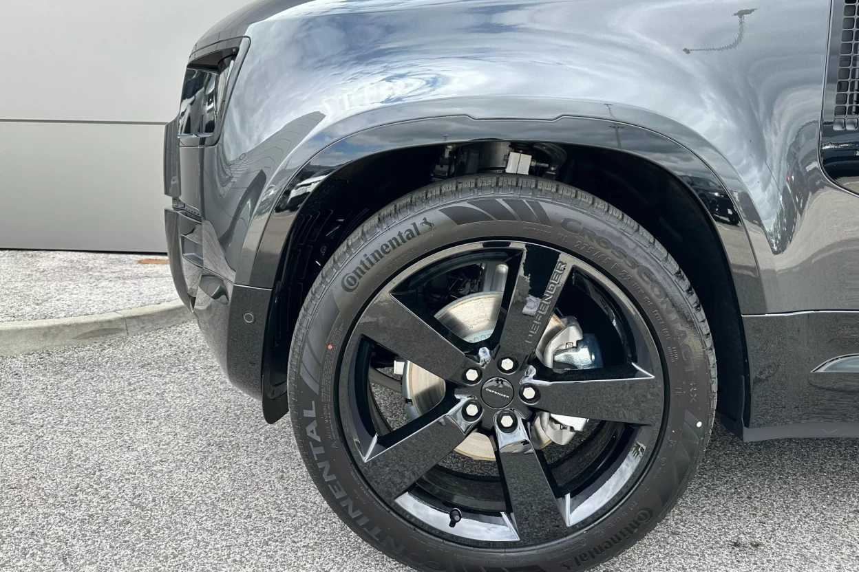Defender X-Dynamic SE MHEV D250 obrázok č. 10