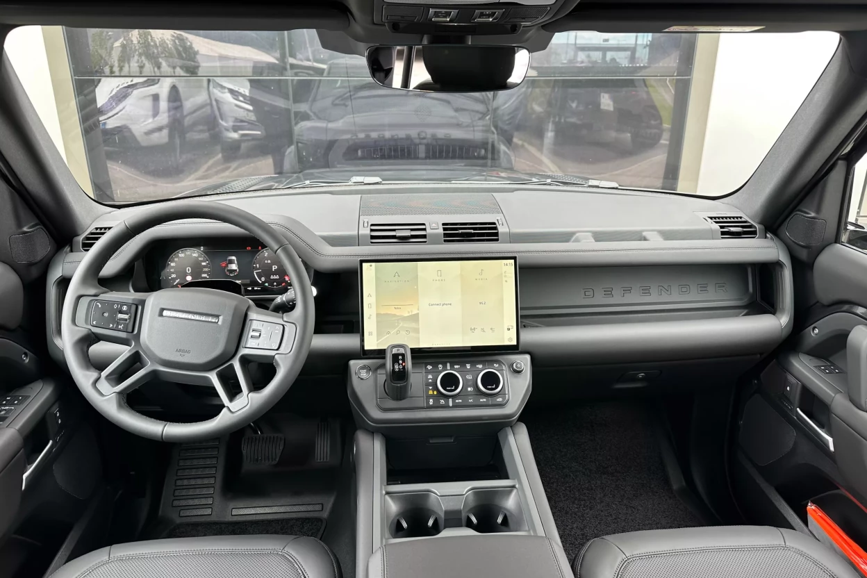 Defender X-Dynamic SE MHEV D250 obrázok č. 9