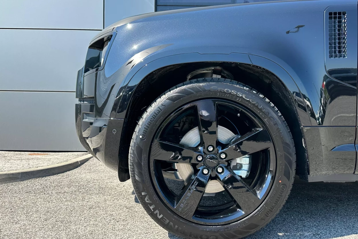 Defender 110 X-Dynamic SE D200 MHEV AWD obrázok č. 10