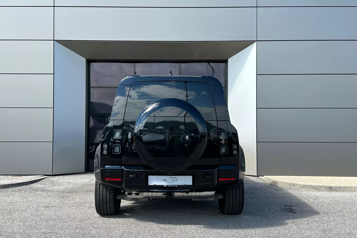 Defender 110 X-Dynamic SE D250 MHEV AWD obrázok č. 5