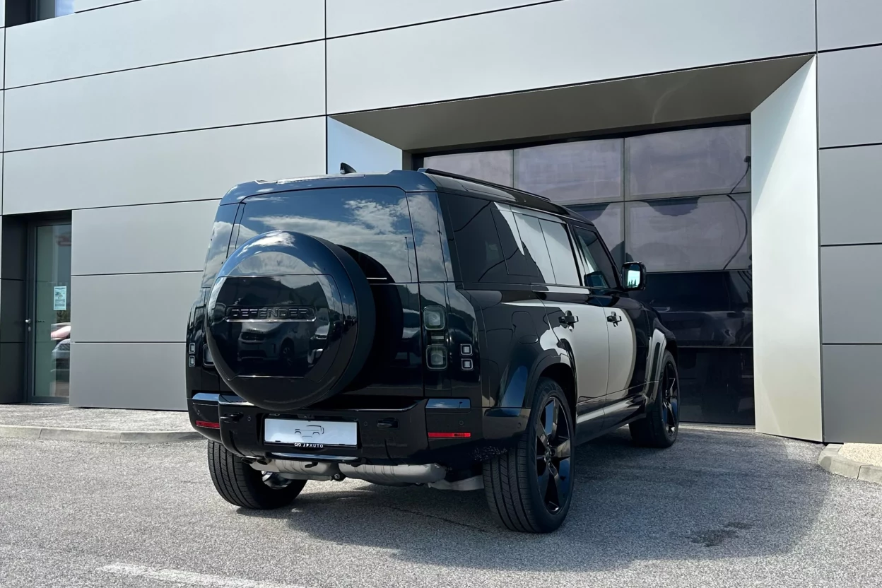 Defender 110 X-Dynamic SE D250 MHEV AWD obrázok č. 3