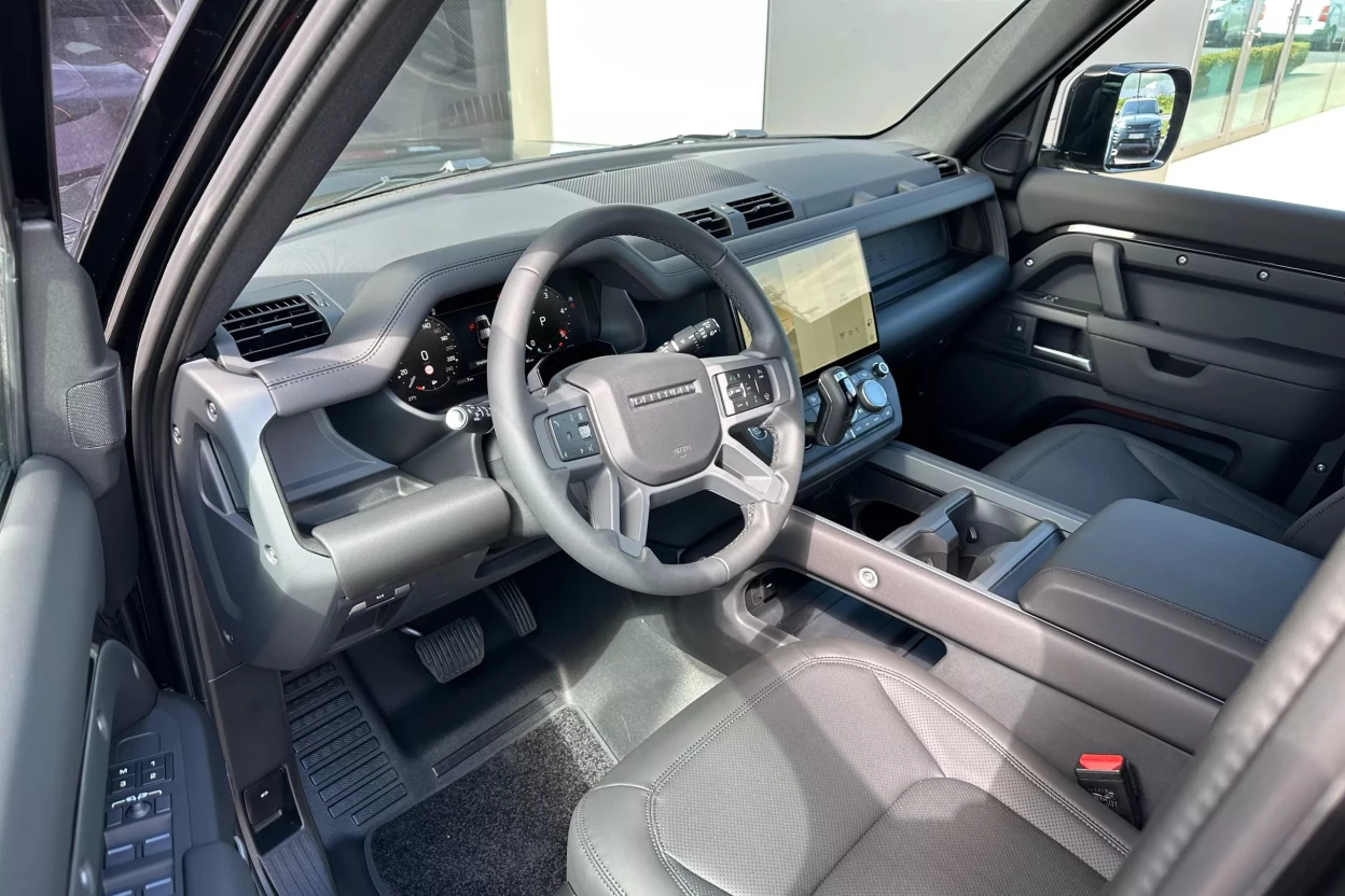 Defender 110 X-Dynamic SE D250 MHEV AWD obrázok č. 7