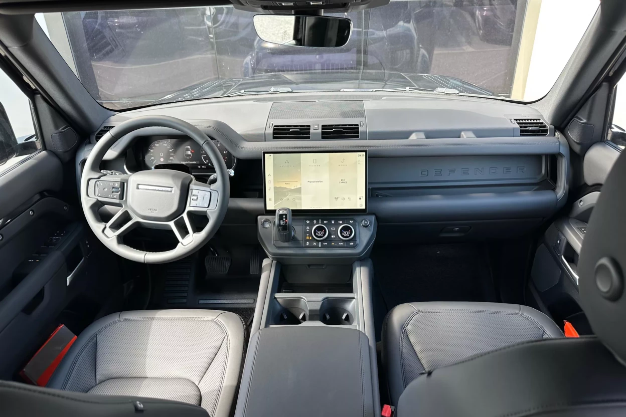 Defender 110 X-Dynamic SE D250 MHEV AWD obrázok č. 8