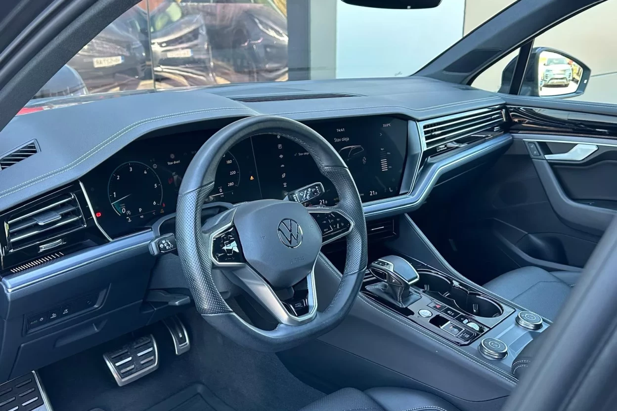 Volkswagen Touareg 3.0 R-Line obrázok č. 8